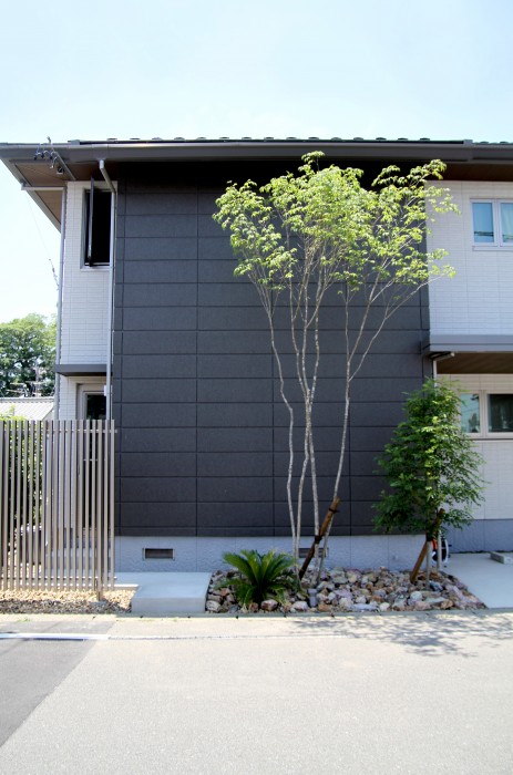福寿町の庭
