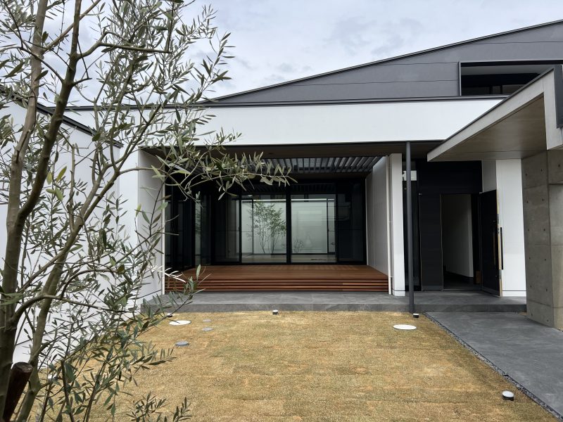 N HOUSE GARDEN