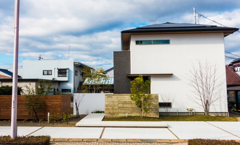日ノ出町の庭